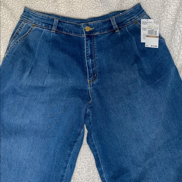 NWT Michael Kors Carrot Pleated Front Tapered Oversized Mom Jeans Size 12 - Picture 5 of 10